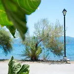 Seafront House In Vathi, Méthana