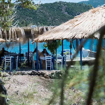 Seafront House In Vathi, Methana
