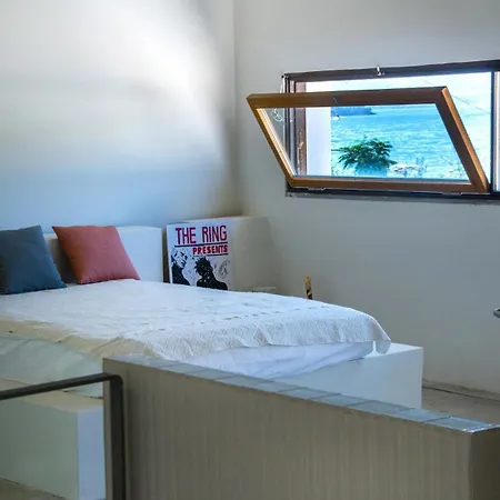 Seafront House In Vathi, * Méthana