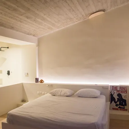 Seafront House In Vathi,