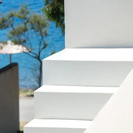 Seafront House In Vathi, Methana