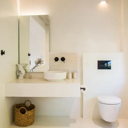 Seafront House In Vathi, Villa