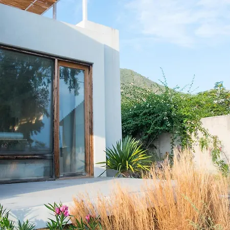 빌라 Seafront House In Vathi, *