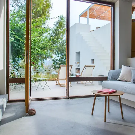빌라 Seafront House In Vathi, *