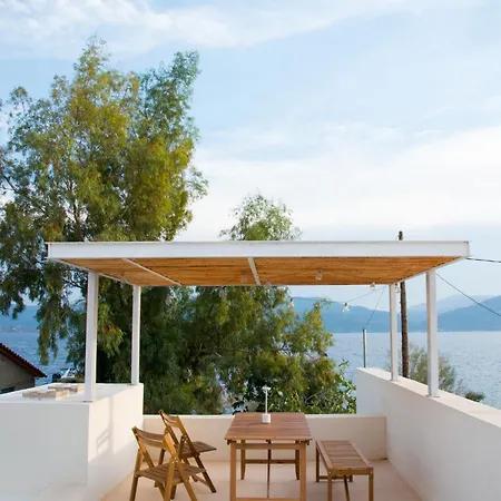 Seafront House In Vathi,