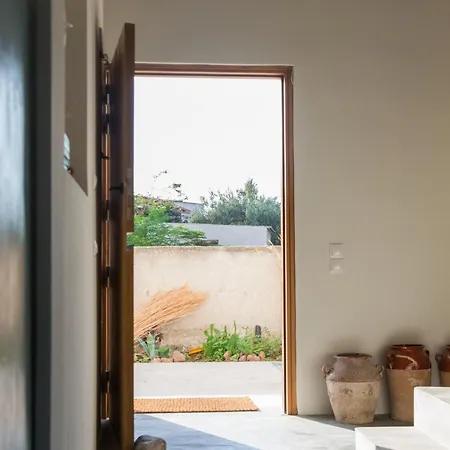 Seafront House In Vathi, Villa