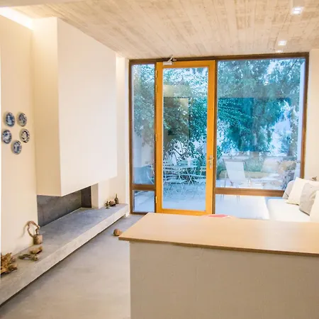 Villa Seafront House In Vathi,