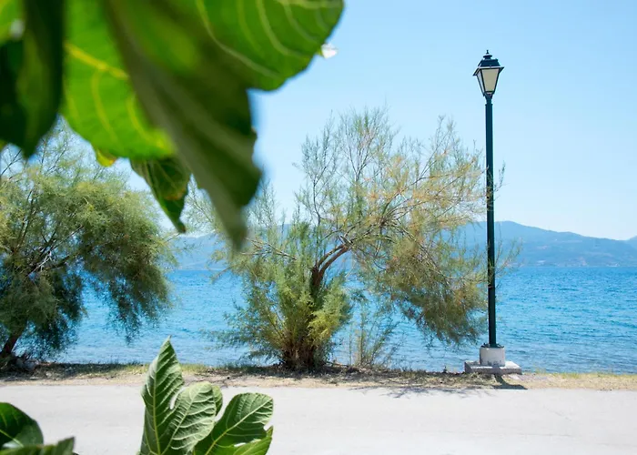 Seafront House In Vathi, Méthana