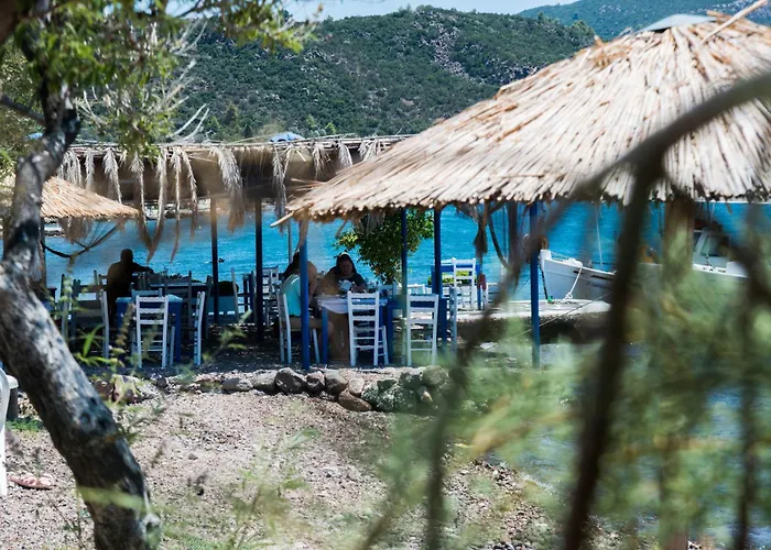 Seafront House In Vathi, Μέθανα