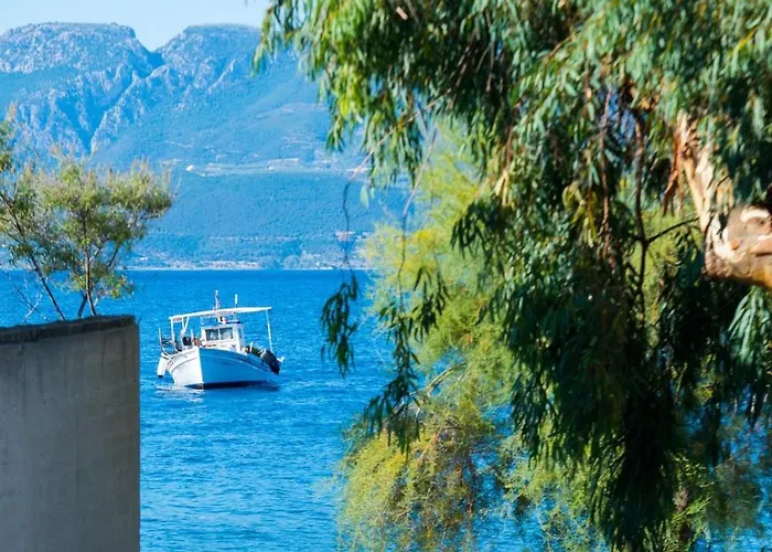 Βίλα Seafront House In Vathi, *