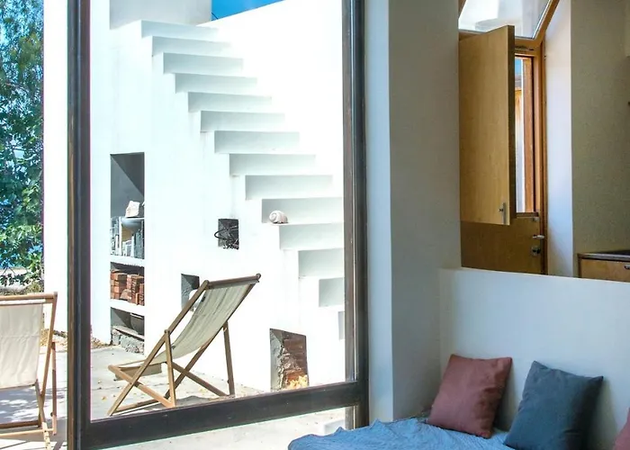 Seafront House In Vathi, Μέθανα