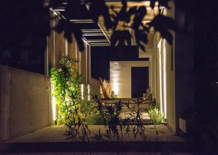 Seafront House In Vathi, Μέθανα