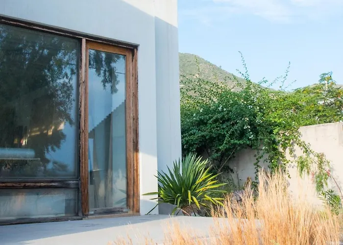 Βίλα Seafront House In Vathi, *