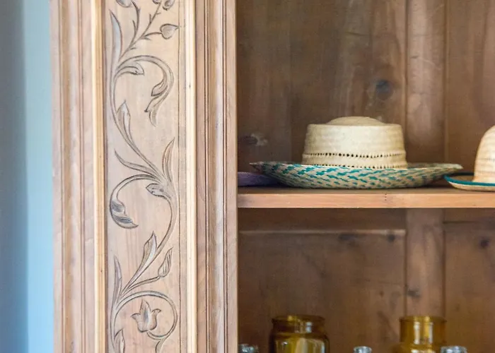 Seafront House In Vathi,