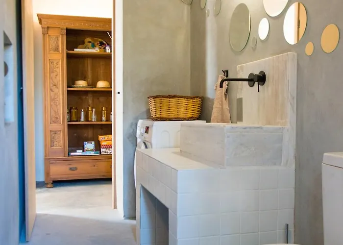 Seafront House In Vathi, Μέθανα